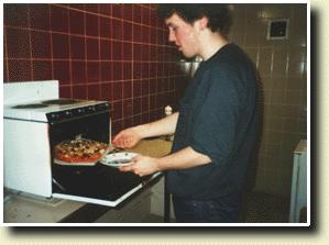 Bilde av Ut med pizzaen, Terje!